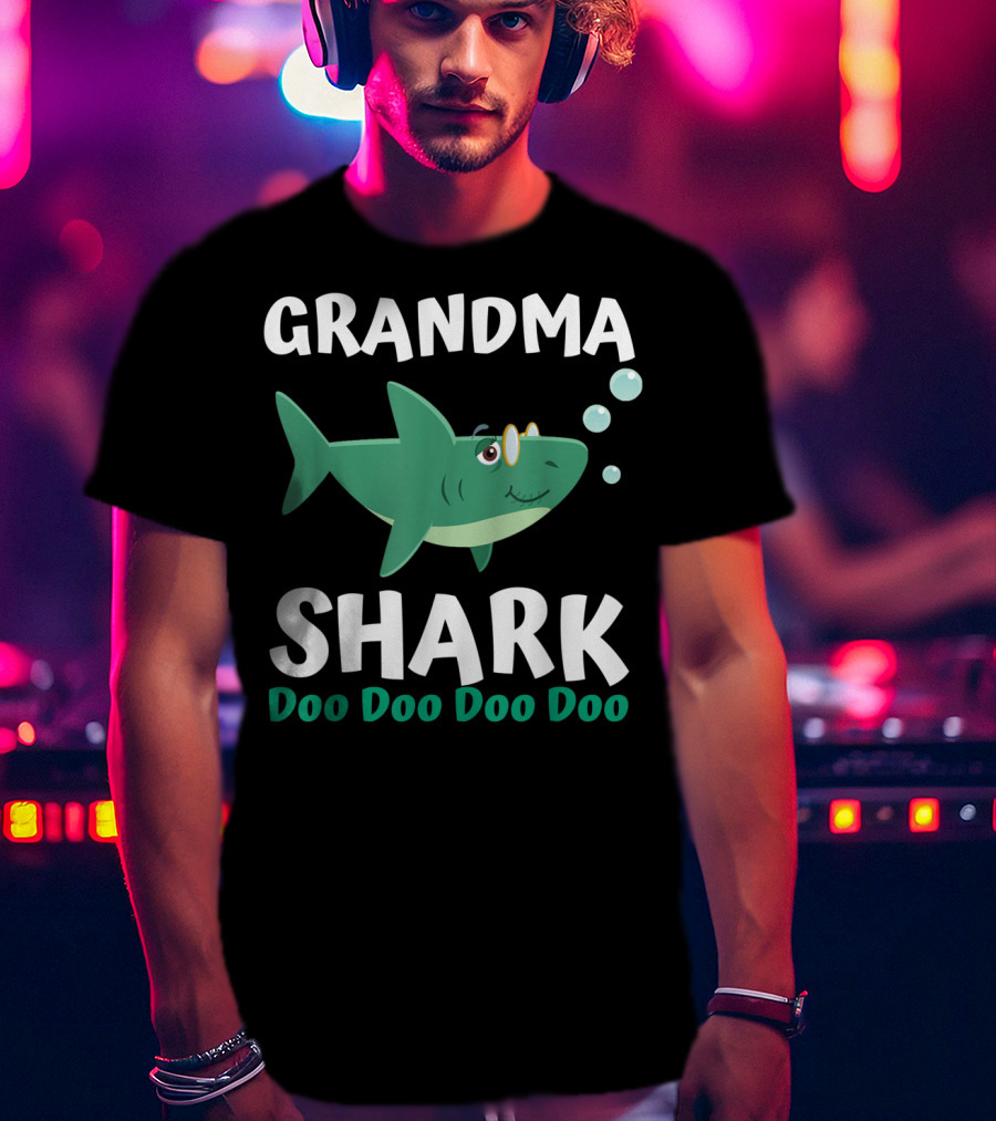 Grandma Shark Doo Doo Doo Doo Matching Family Shark Set T-Shirt