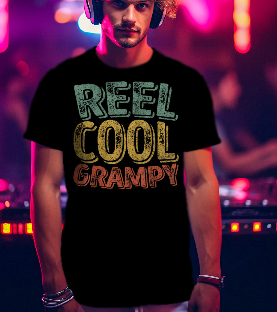 Reel Cool Grampy Mens Perfect Xmas Fisherman T-Shirt