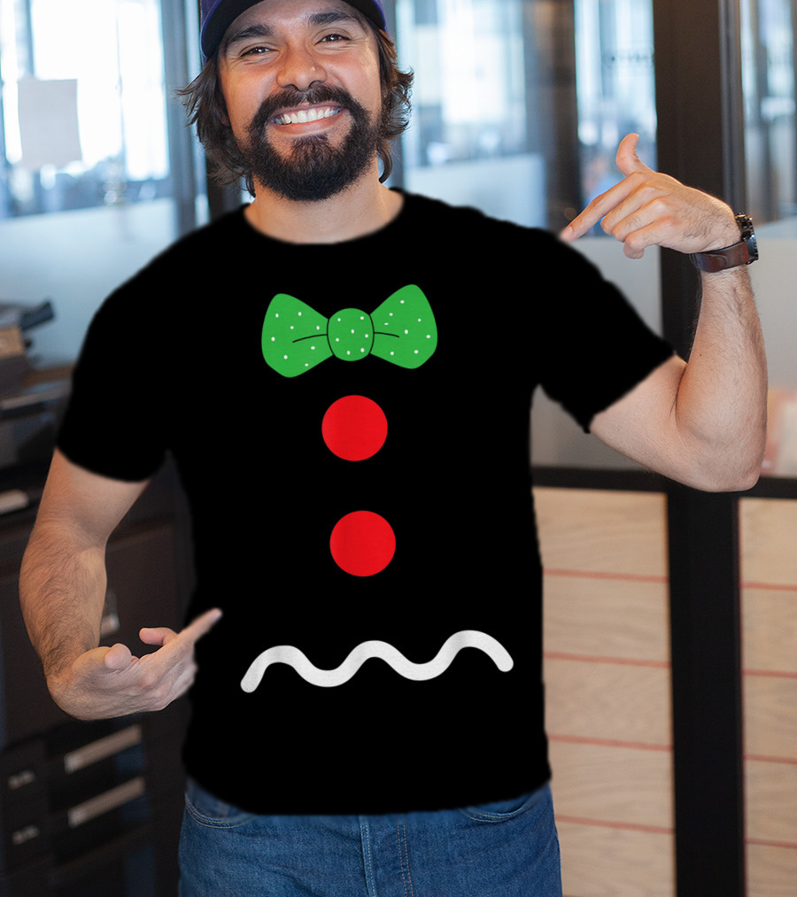 Funny Gingerbread Man Christmas Holiday Bow Tie Buttons T-Shirt