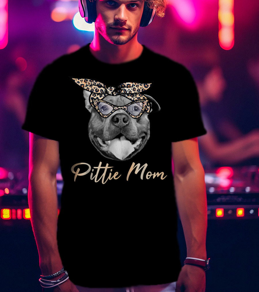 Pittie Mom Cute Pitbull Mama Leopard Print Pitbull Bandana Glasses T-Shirt