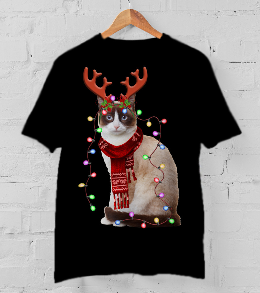 Santa Siamese Cat Reindeer Antlers Wrapped In Christmas Lights T-Shirt