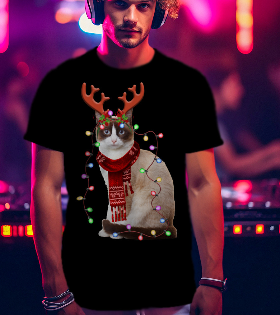 Santa Siamese Cat Reindeer Antlers Wrapped In Christmas Lights T-Shirt