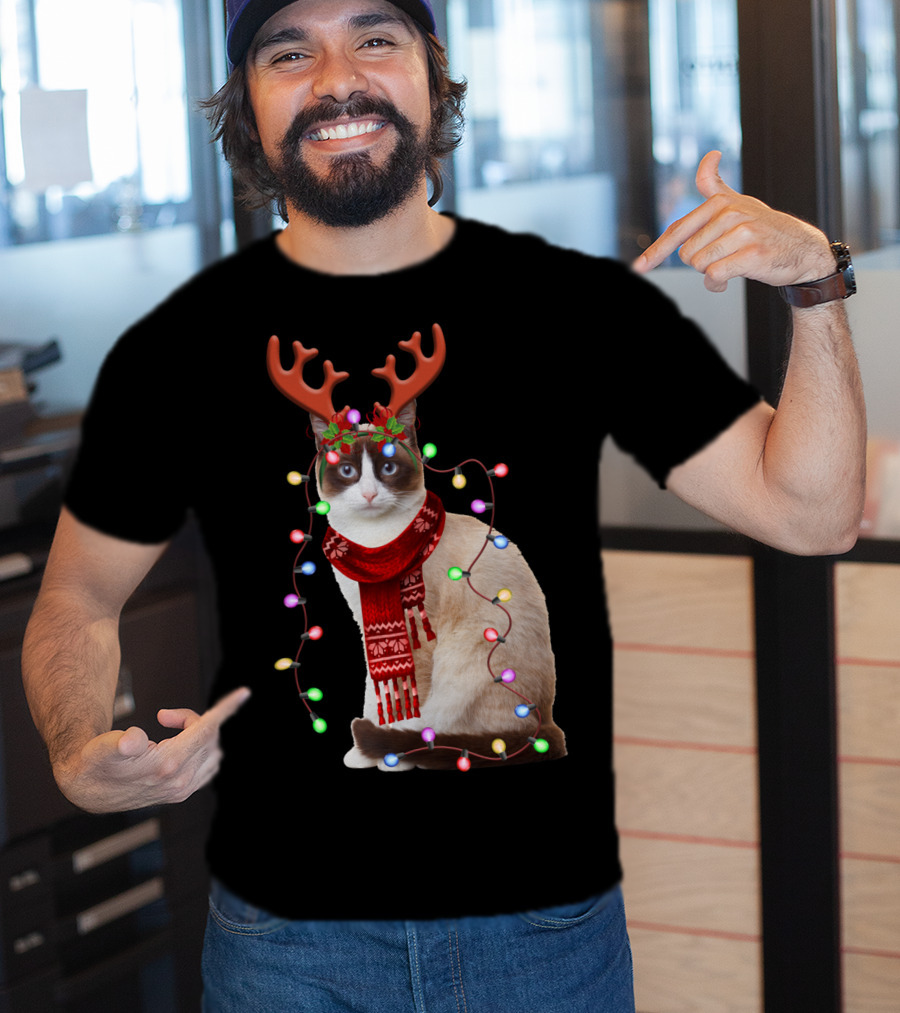 Santa Siamese Cat Reindeer Antlers Wrapped In Christmas Lights T-Shirt