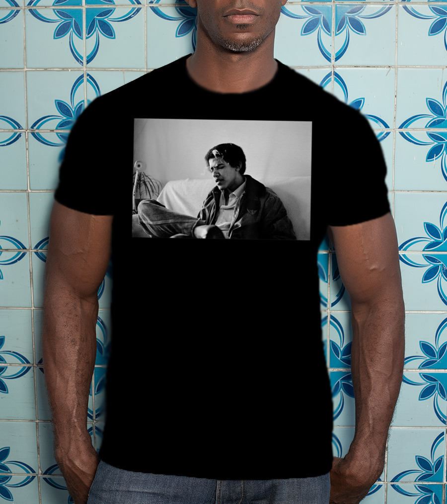 Vintage College Obama Black And White Photo Smoking Relaxed Mood T-Shirt