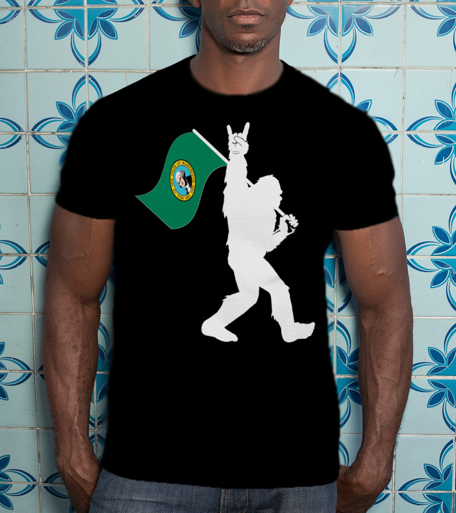 Bigfoot Holding Washington State Flag Rock And Roll Gesture T-Shirt