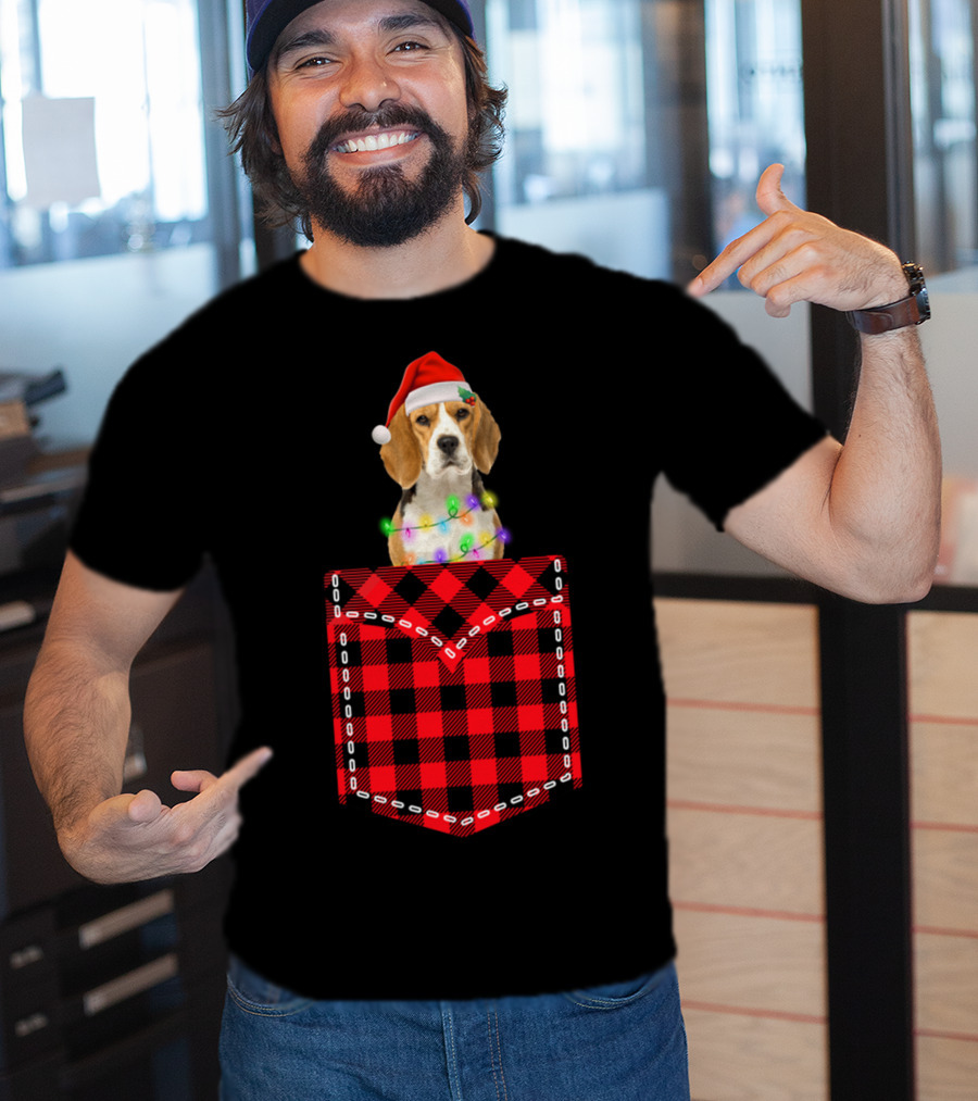 Funny Beagle Santa Hat Buffalo Plaid Xmas Lights In Pocket T-Shirt