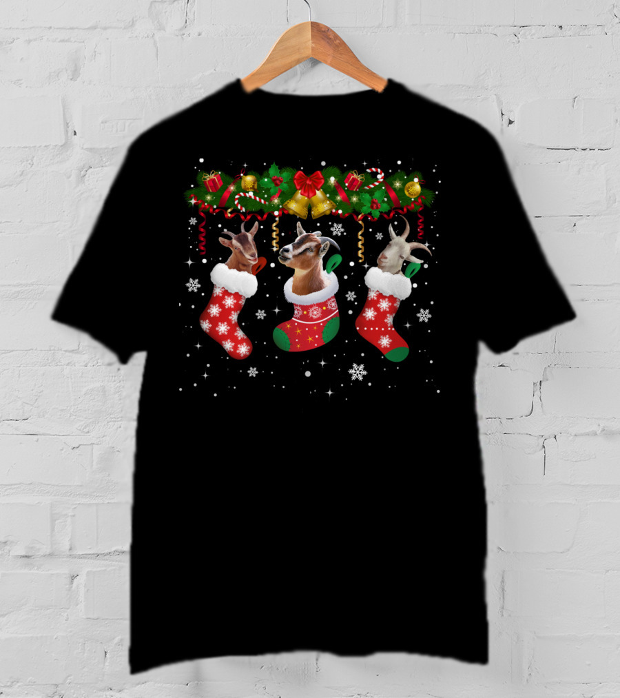 Christmas Cheer With Goats In Festive Socks For Goat Lovers And Farmers T-Shirt