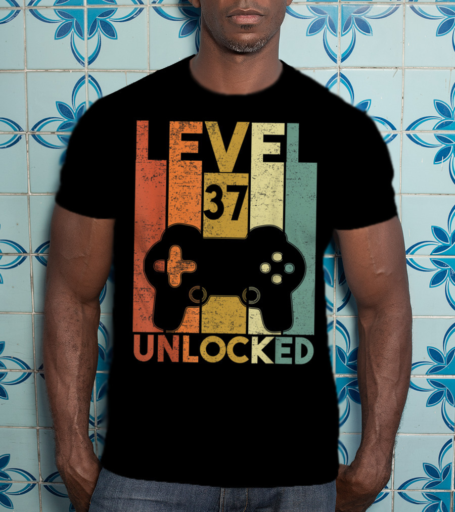 Level 37 Unlocked 1983 Birthday Gaming Controller T-Shirt