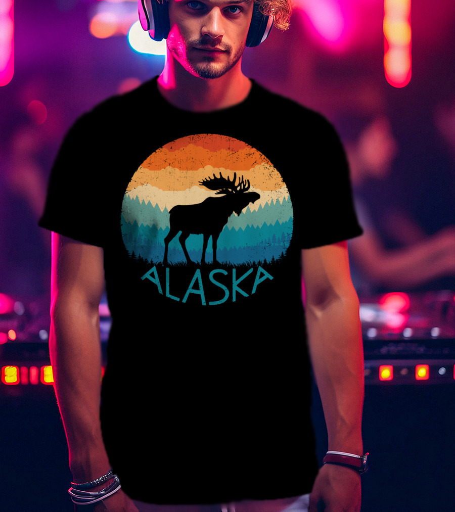 Alaska Retro Moose Vintage Mountain State Sunset Scene T-Shirt