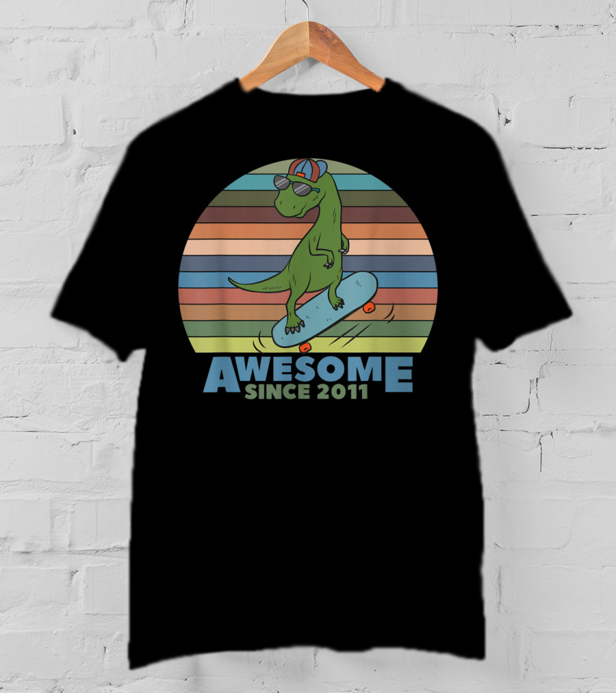 Awesome Dinosaur Skateboarding Since 2011 Vintage T-Shirt