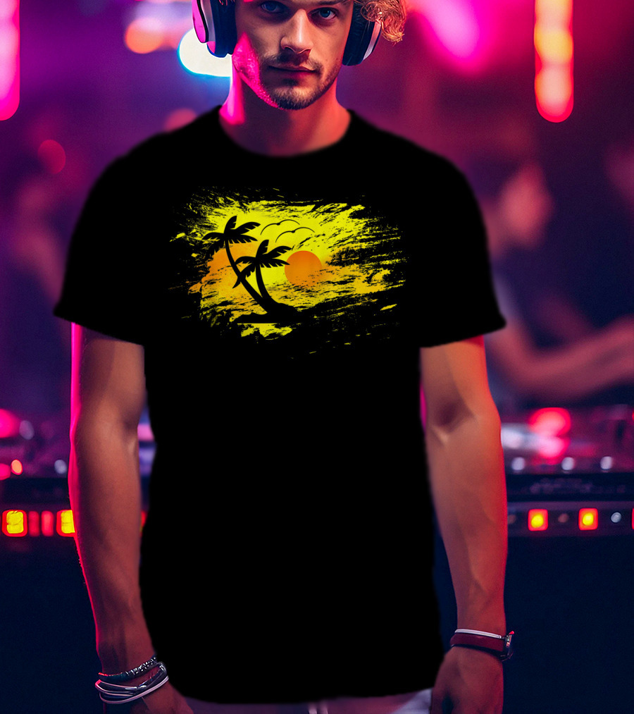 Distressed Palm Trees And Sunset Summer Vacation Scene T-Shirt