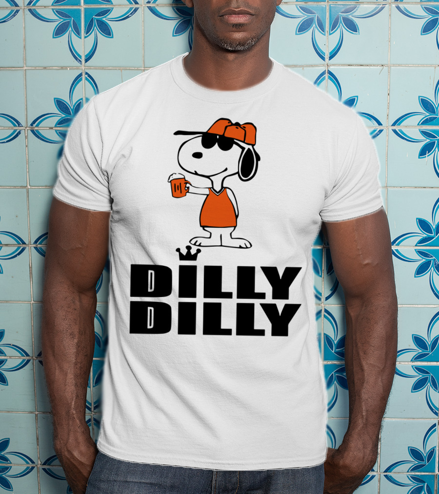 Dilly Dilly Funny Snoopy The Peanuts Movie Beer Hat And Glass T-Shirt