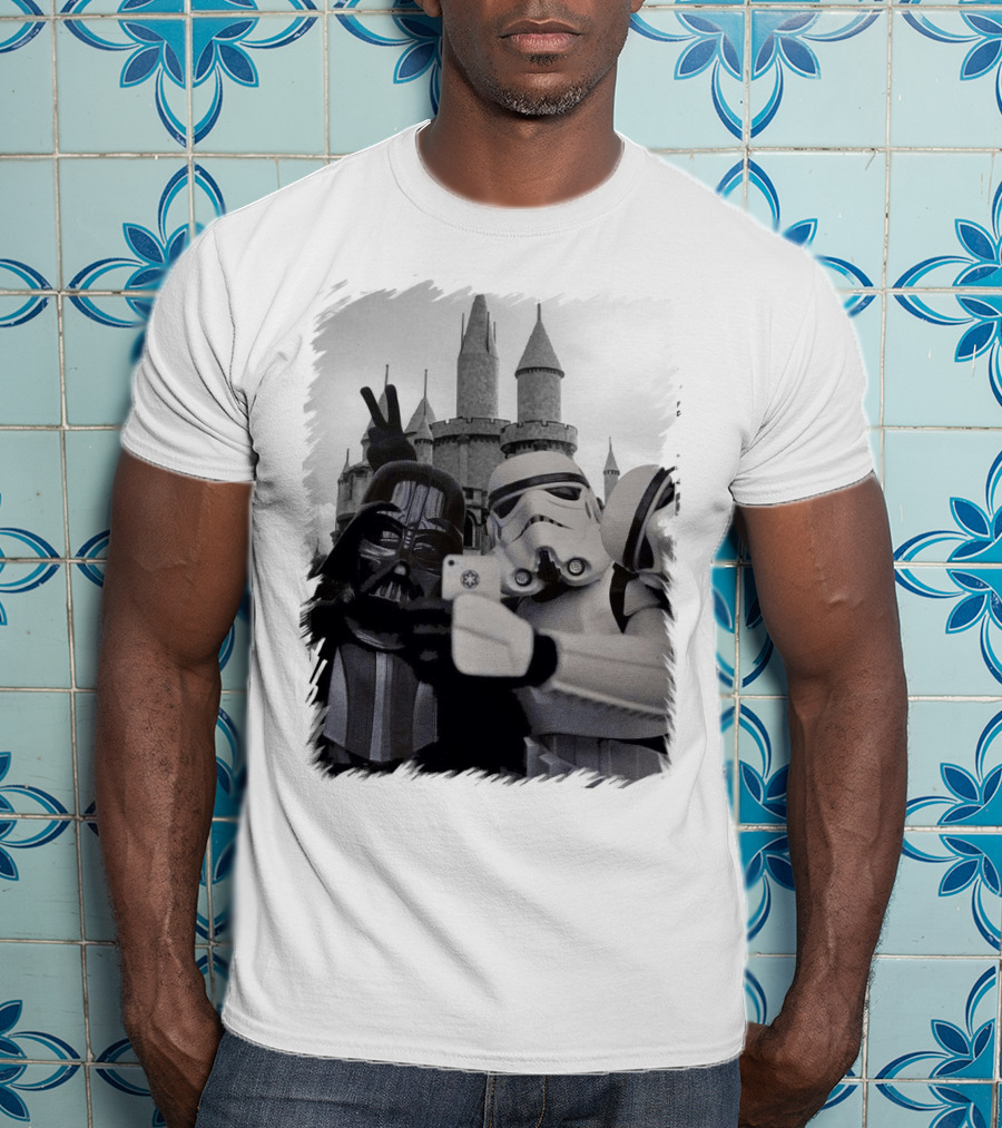 Selfie With Darth Vader And Stormtroopers At Disneyland Castle Star Wars T-Shirt