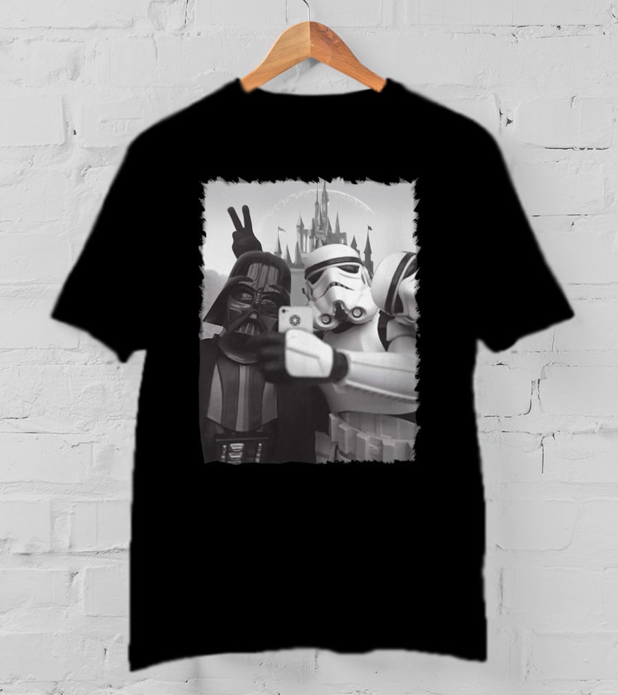 Selfie In Disneyworld Darth Vader Star Wars Stormtrooper Peace Sign Castle T-Shirt