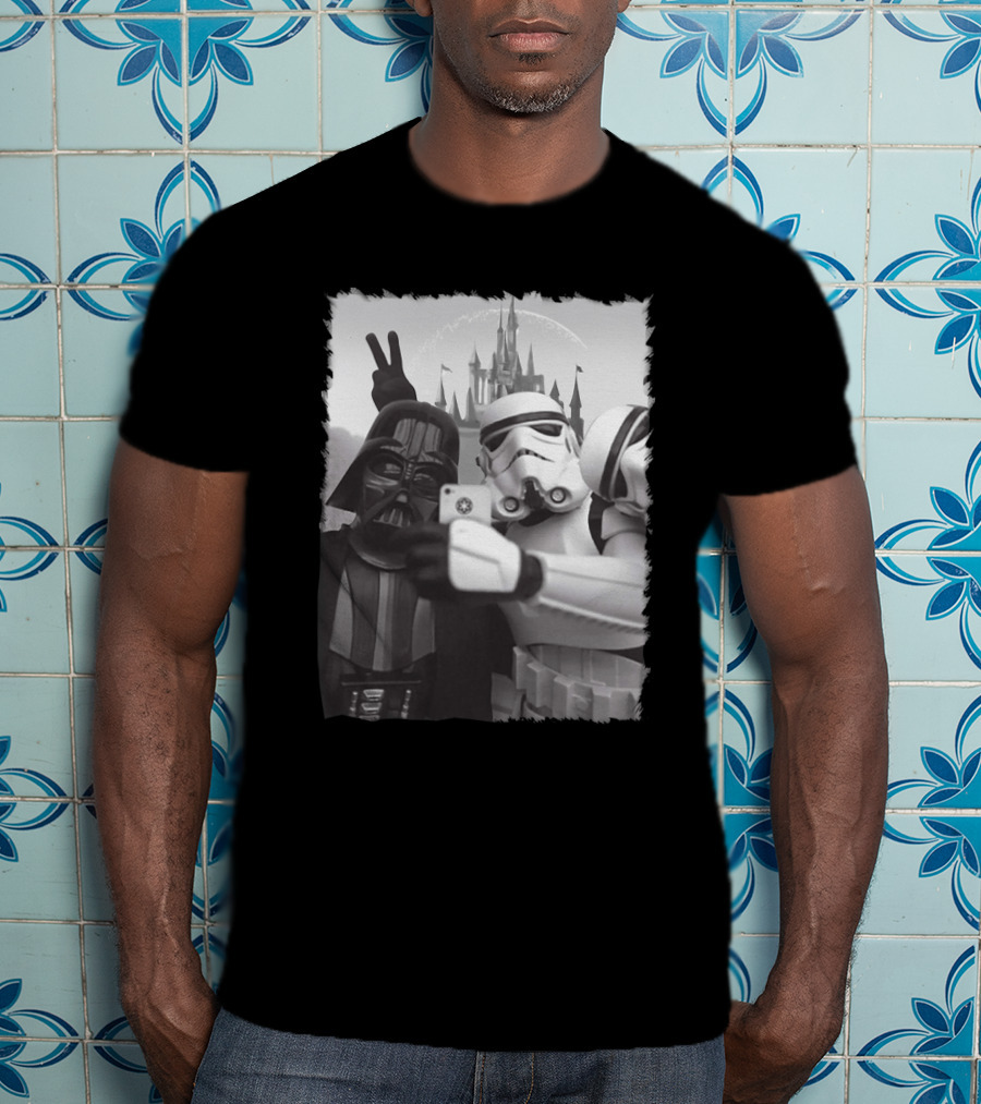Selfie In Disneyworld Darth Vader Star Wars Stormtrooper Peace Sign Castle T-Shirt