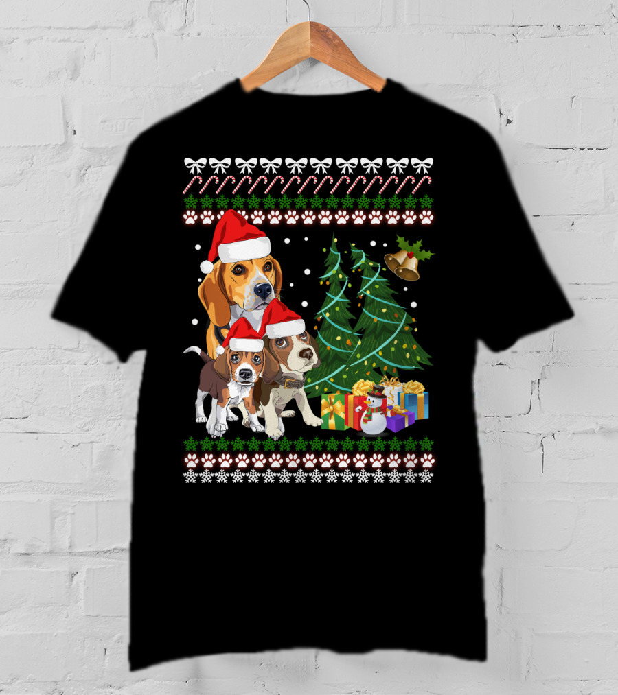 Santa Hat Beagles Christmas Tree And Gifts T-Shirt