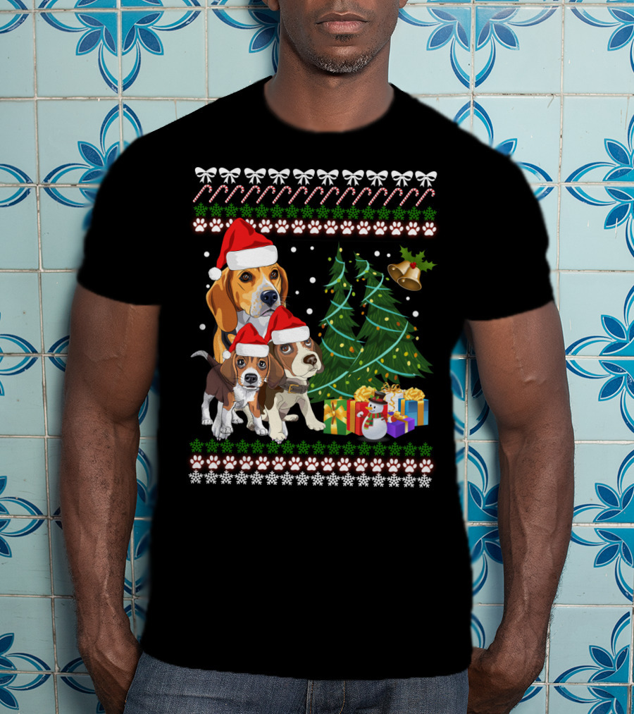 Santa Hat Beagles Christmas Tree And Gifts T-Shirt