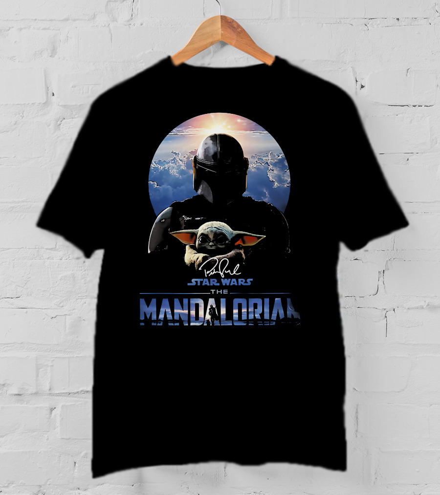 Star Wars The Mandalorian Mando And Grogu Signature Sky Background T-Shirt