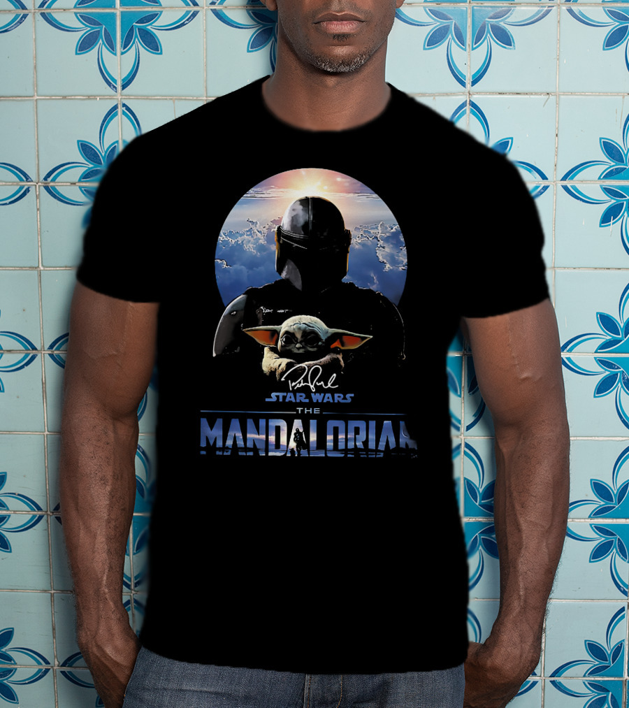 Star Wars The Mandalorian Mando And Grogu Signature Sky Background T-Shirt