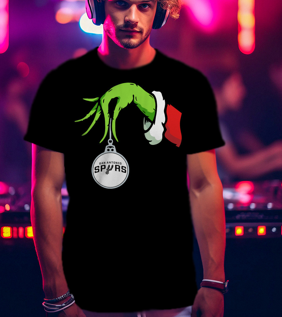 The Grinch Holding San Antonio Spurs T-Shirt