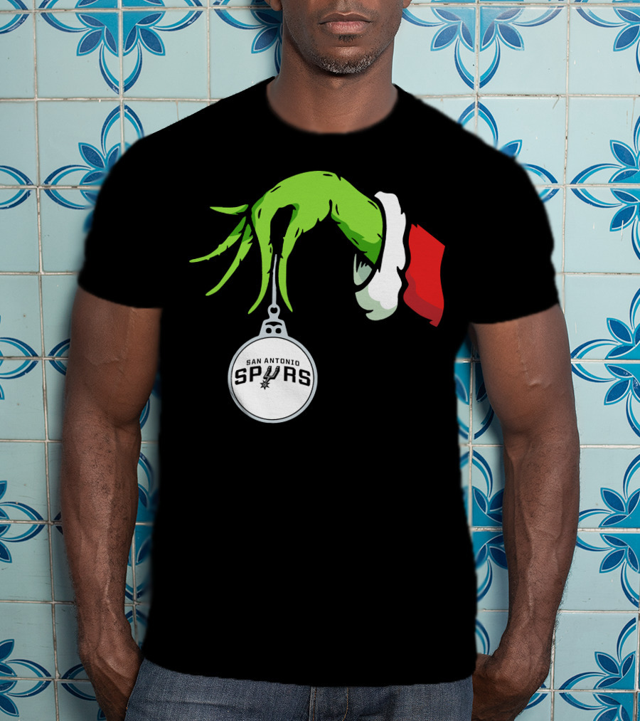 The Grinch Holding San Antonio Spurs T-Shirt