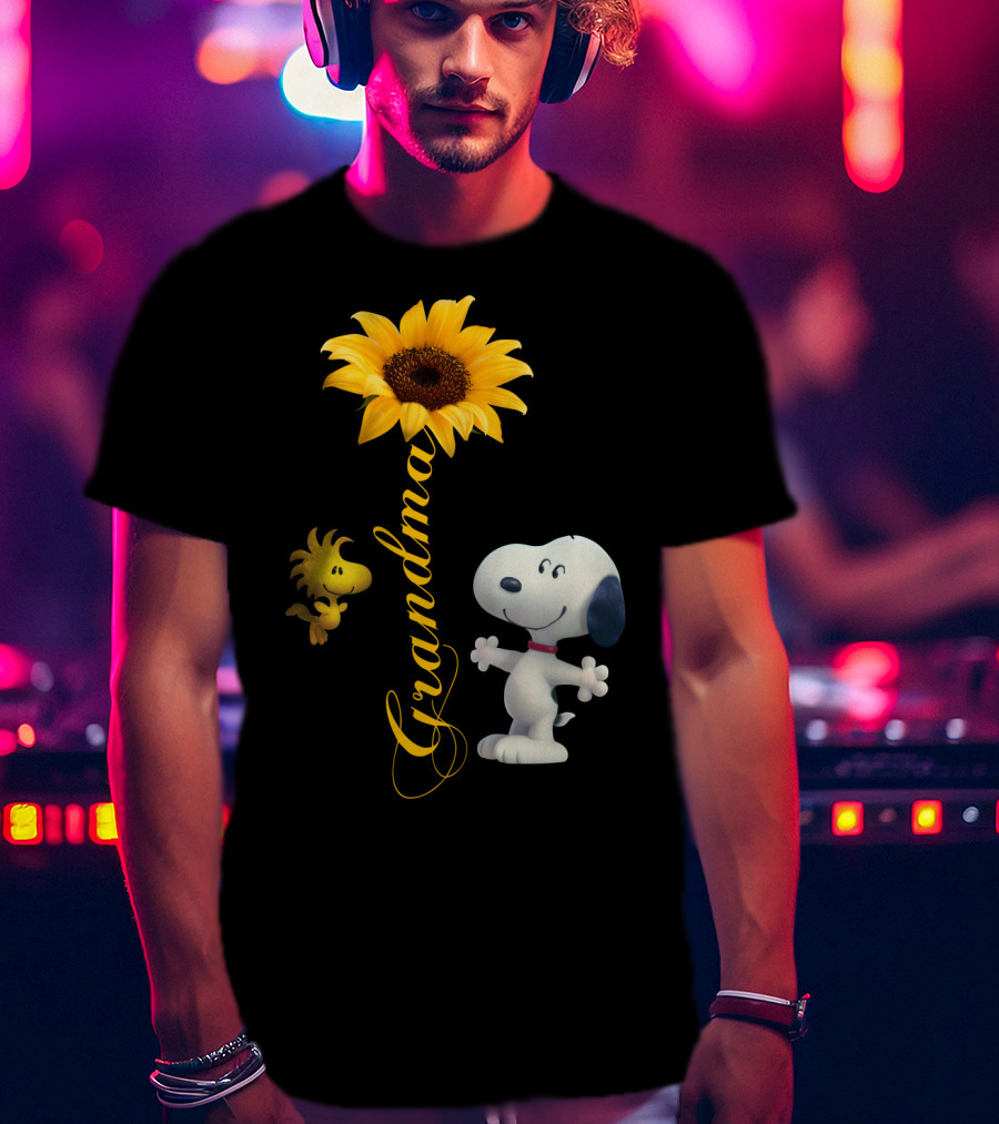 Grandma Snoopy And Woodstock With Sunflower T-Shirt