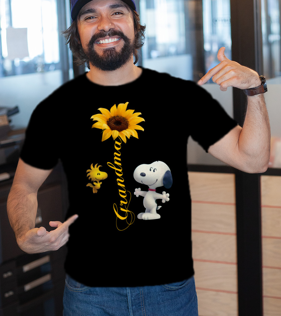 Grandma Snoopy And Woodstock With Sunflower T-Shirt