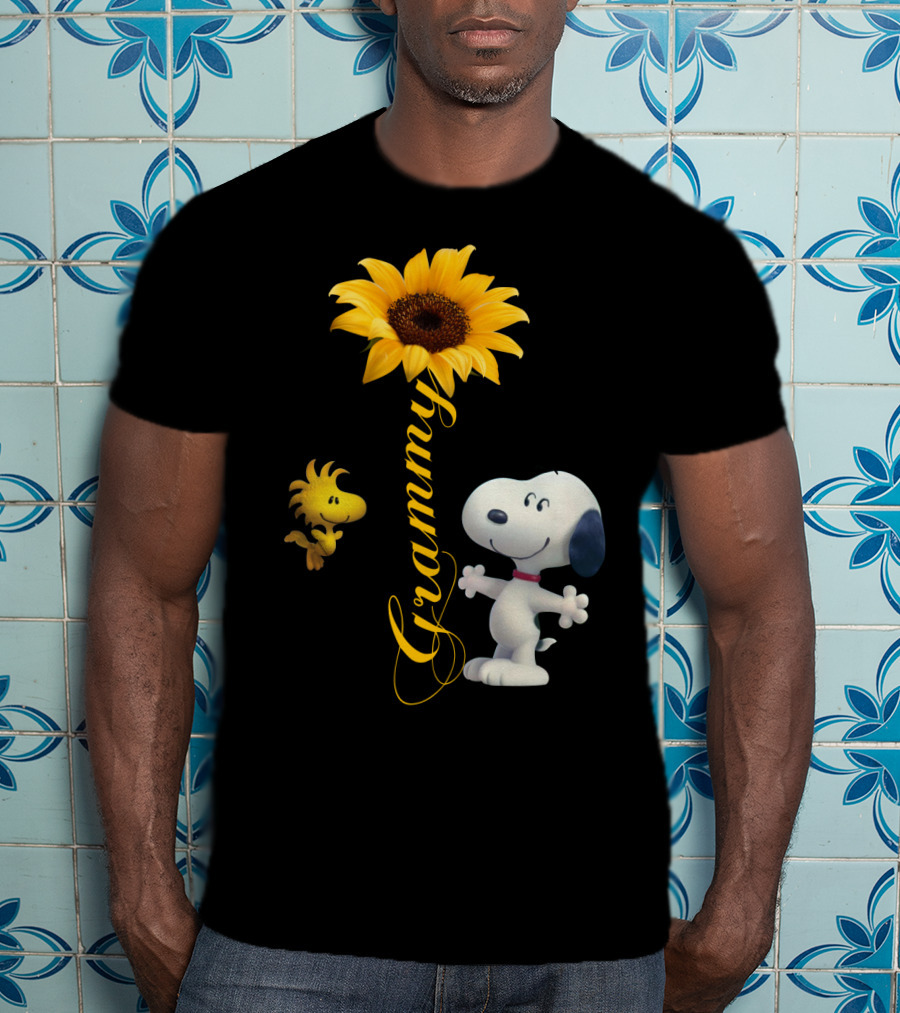 Grammy Peanuts Snoopy And Woodstock With Sunflower T-Shirt