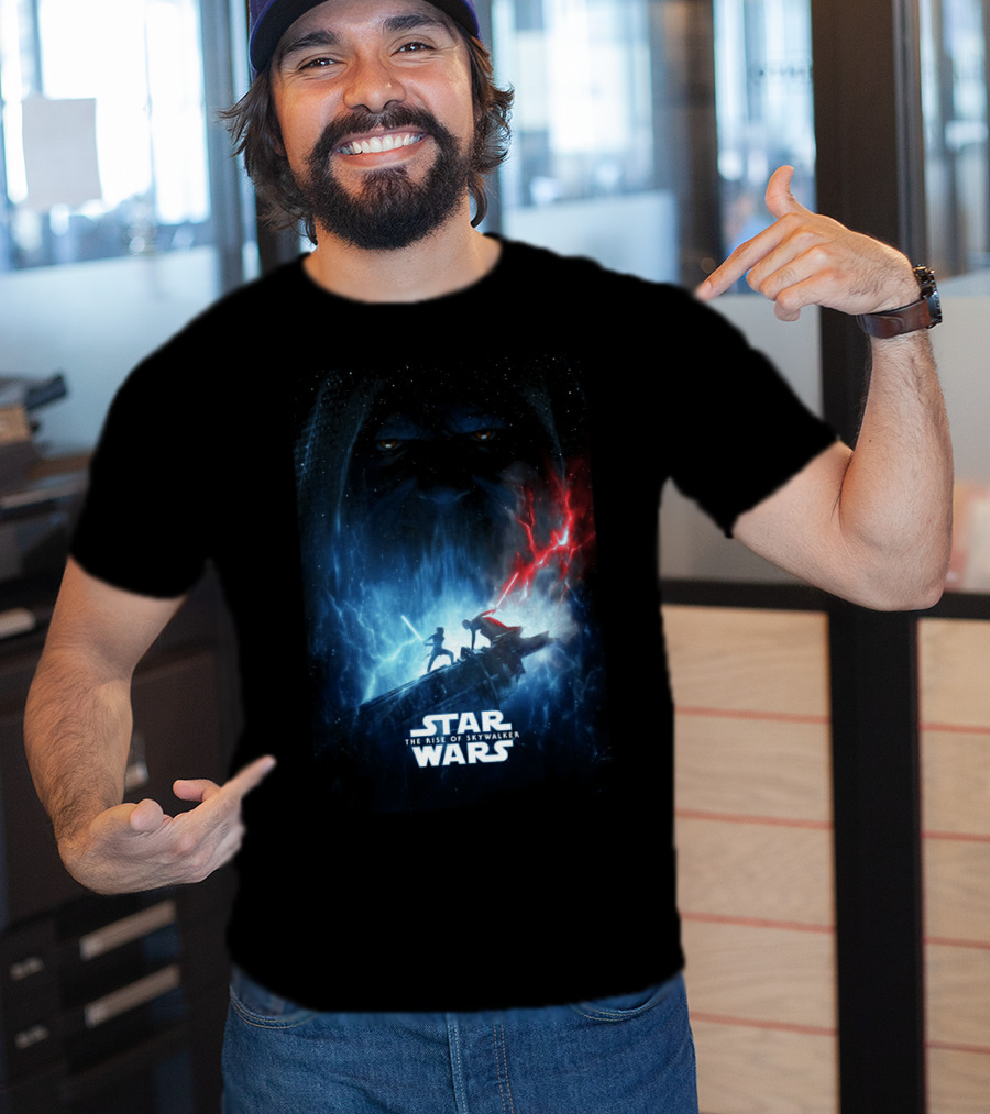Star Wars The Rise Of Skywalker Epic Duel With Red And Blue Lightsabers T-Shirt
