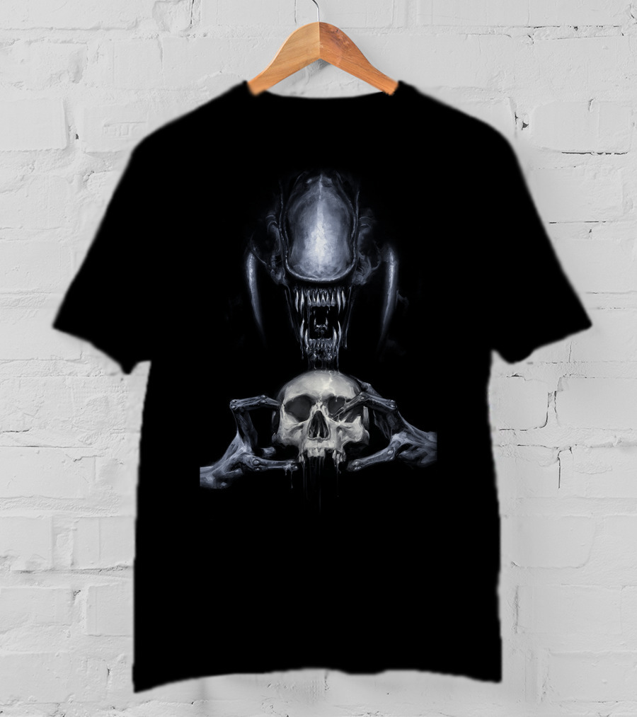 Aliens Fire And Stone Skull And Creature Duel T-Shirt