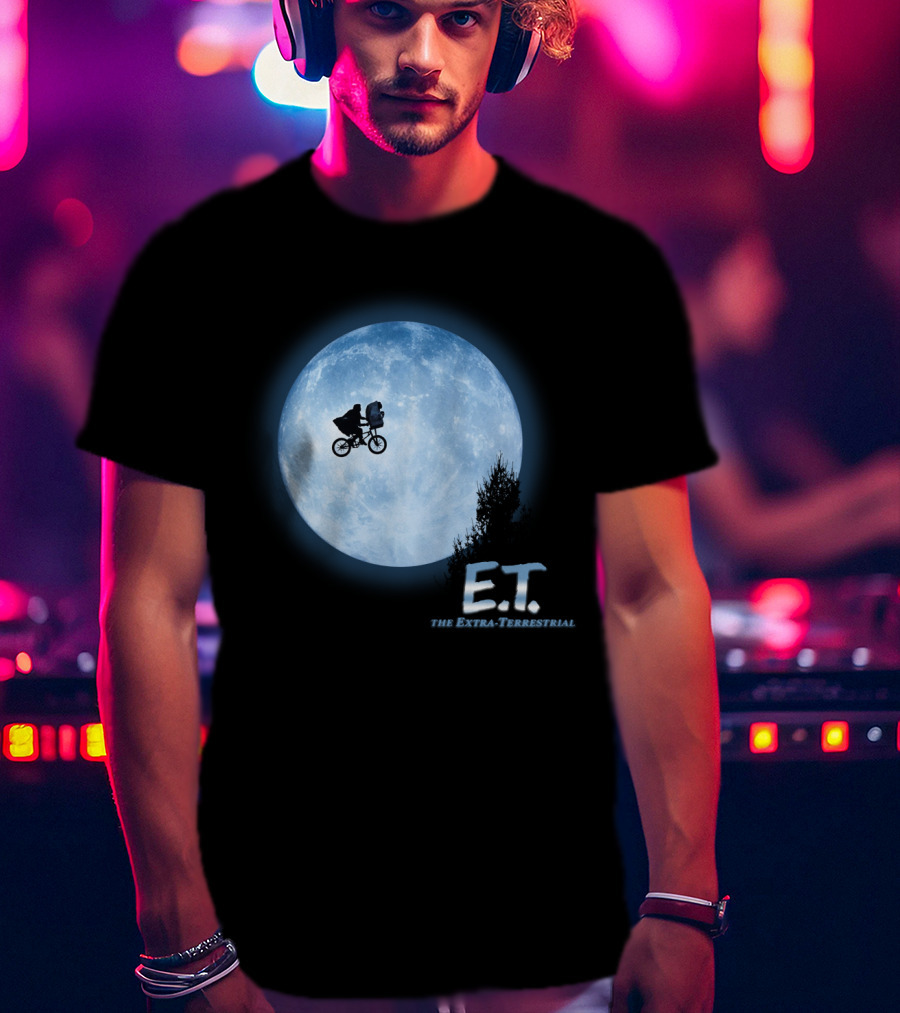 E.T. The Extra-Terrestrial Bicycle Silhouette Against Full Moon T-Shirt