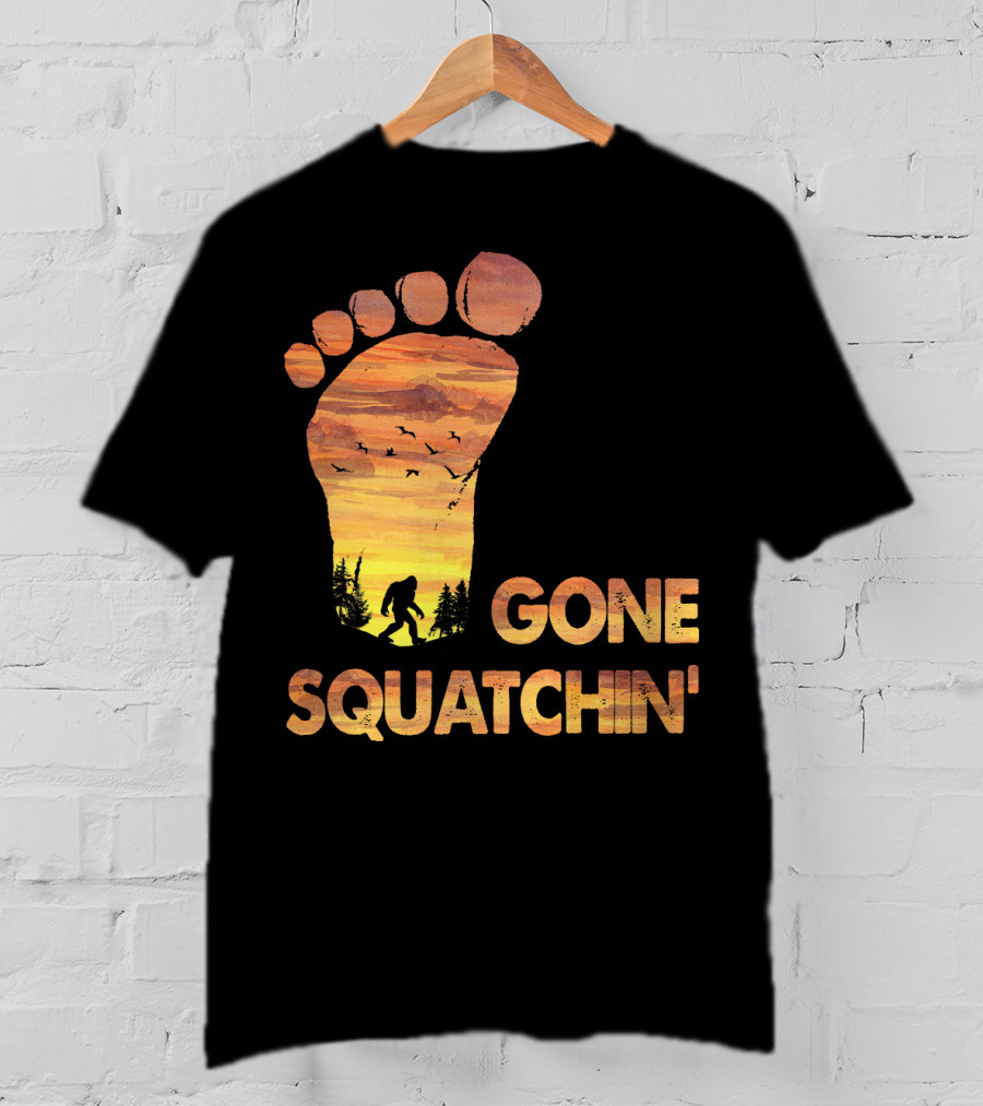 Bifoot Gone Squatchin Footprint Silhouette With Bigfoot And Mountain Sunset Scene T-Shirt