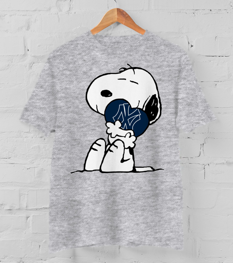 Snoopy Hugging New York Yankees Iconic Baseball Symbol T-Shirt