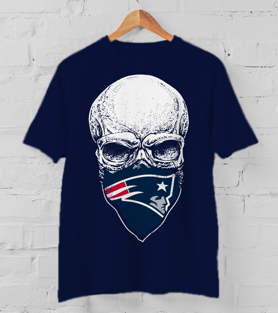New England Patriots Skull Face Covering T-Shirt