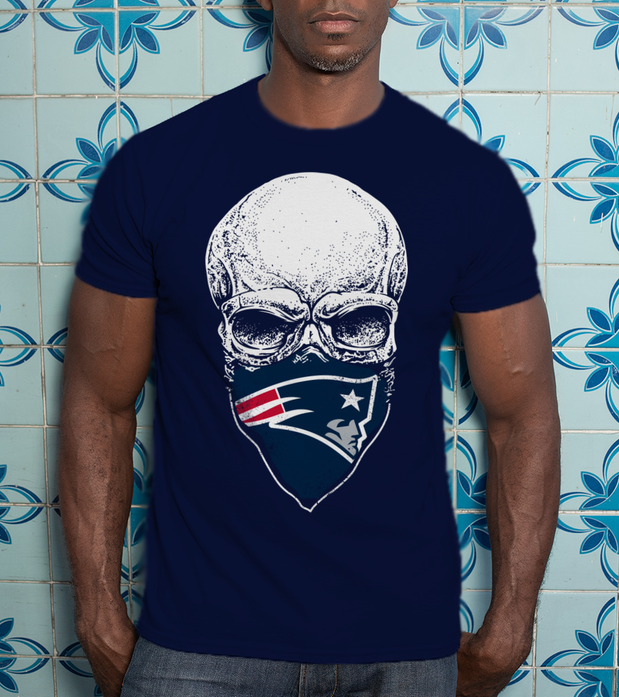 New England Patriots Skull Face Covering T-Shirt
