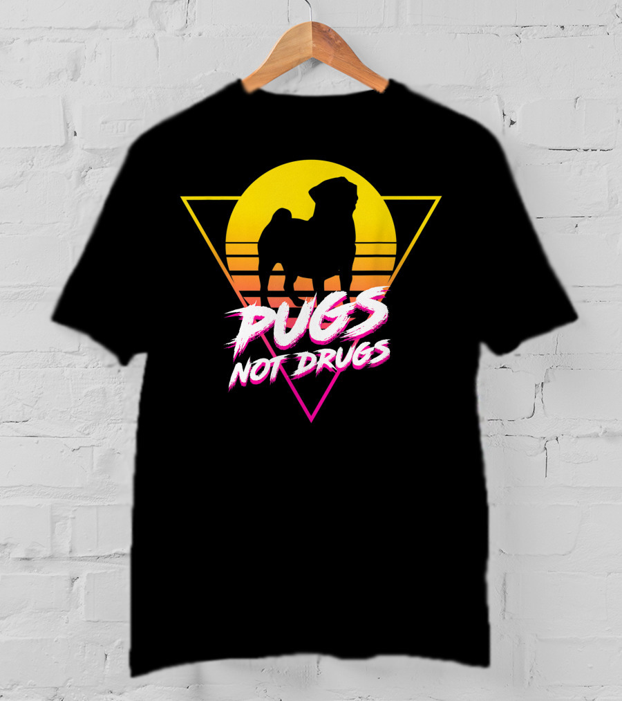 Pugs Not Drugs Retro Sunset Triangle T-Shirt