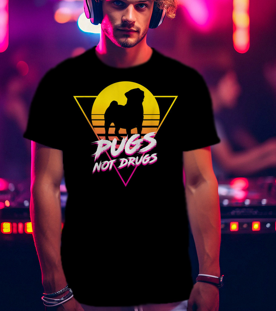 Pugs Not Drugs Retro Sunset Triangle T-Shirt