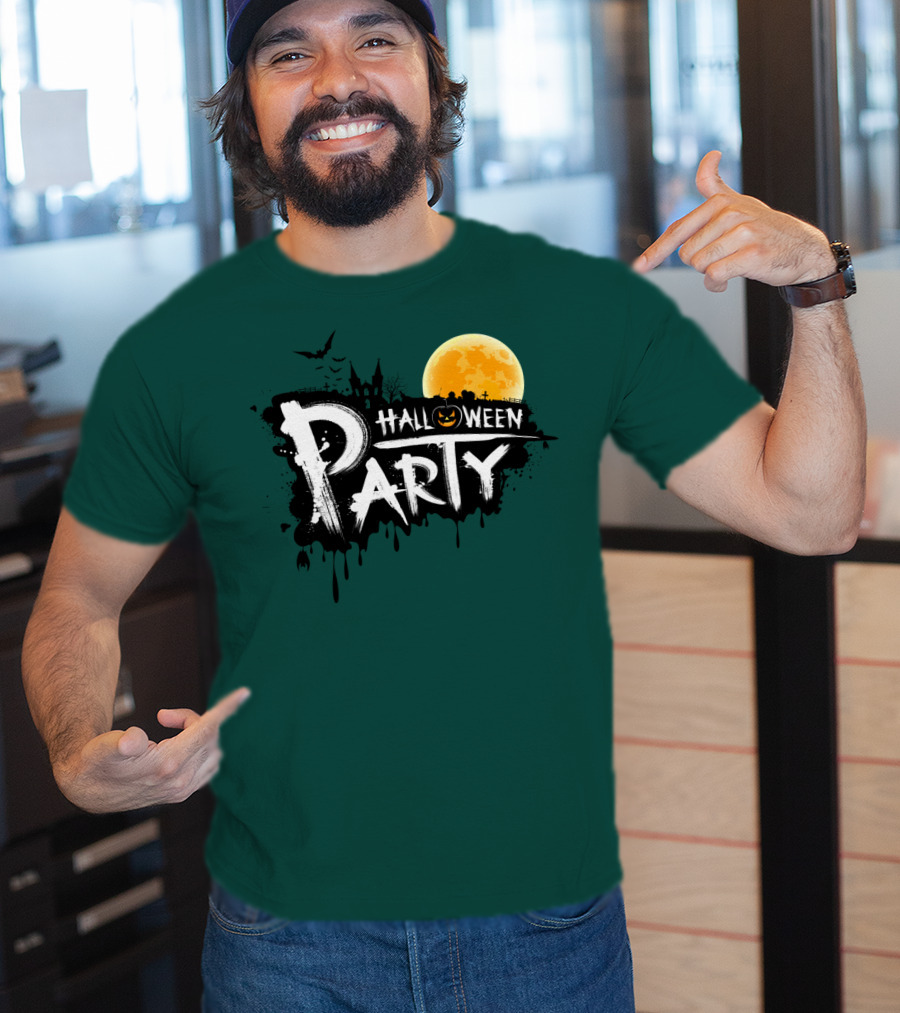 Halloween Party Moonlit Haunted House And Bats T-Shirt