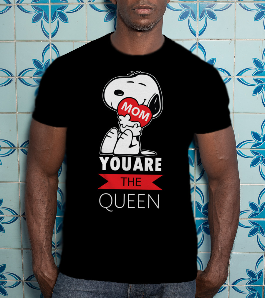 Snoopy Mom You Are The Queen Heart Hugging Beagle T-Shirt