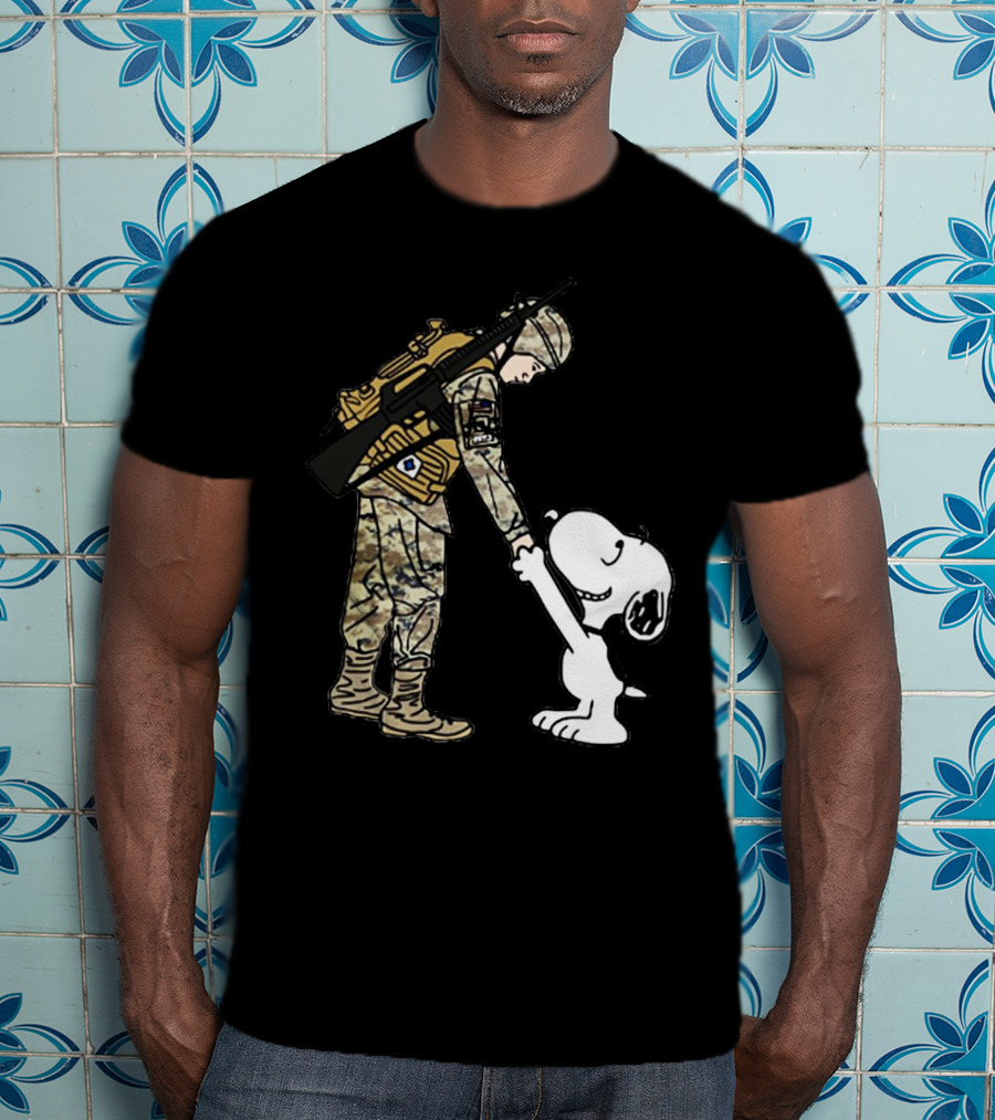 Veteran And Snoopy Dog Saluting Friendship T-Shirt