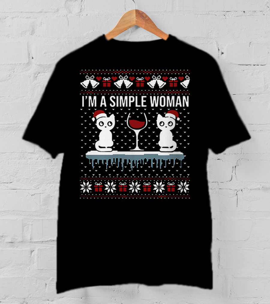 I’m A Simple Woman With Cats Wine And Christmas T-Shirt