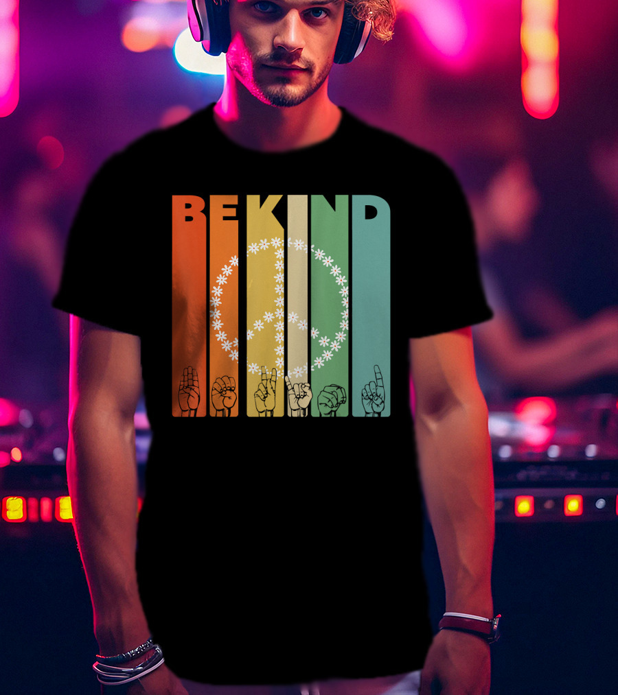 Be Kind Daisy Peace Sign Vintage I Choose Retro Hand Gesture T-Shirt