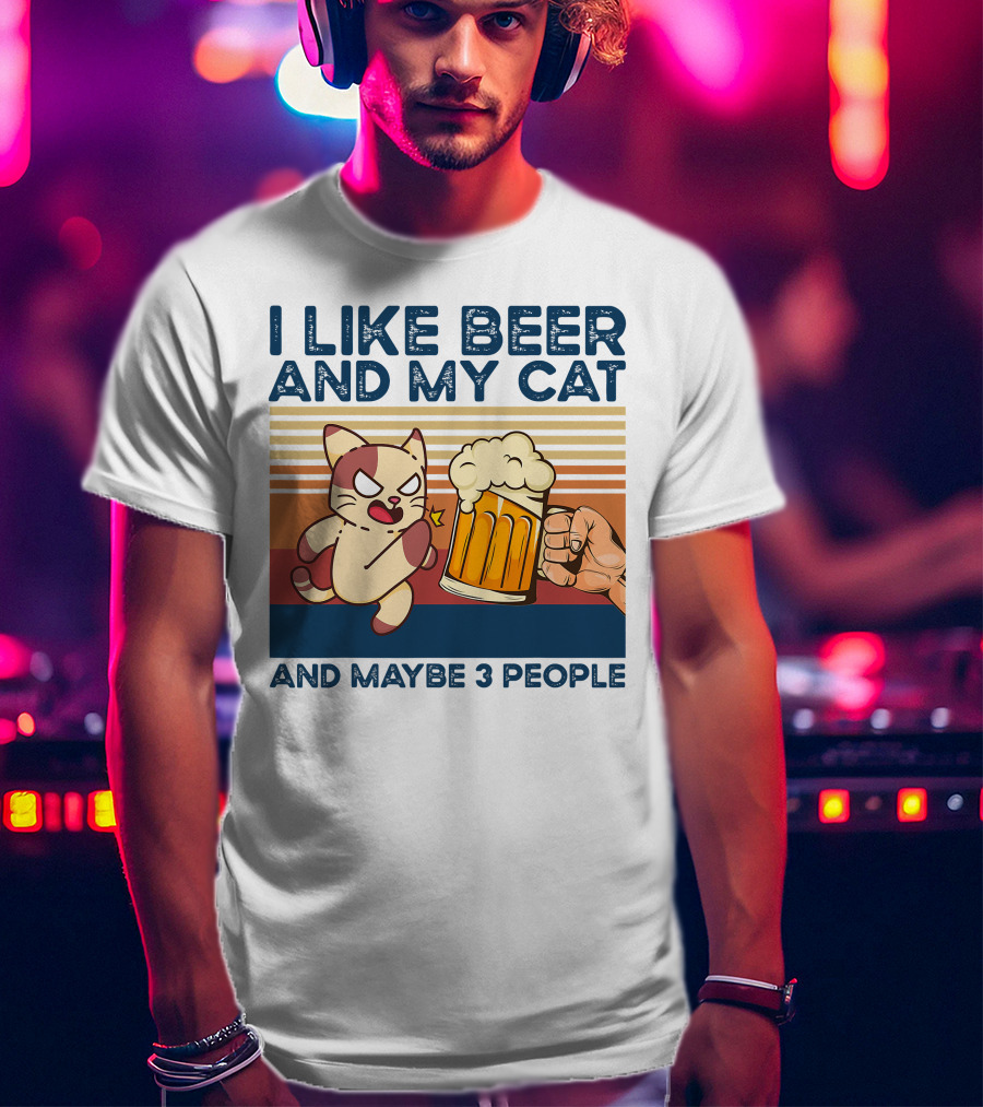 I Like Beer And My Cat And Maybe 3 People Vintage Style Retro Cat Lover T-Shirt