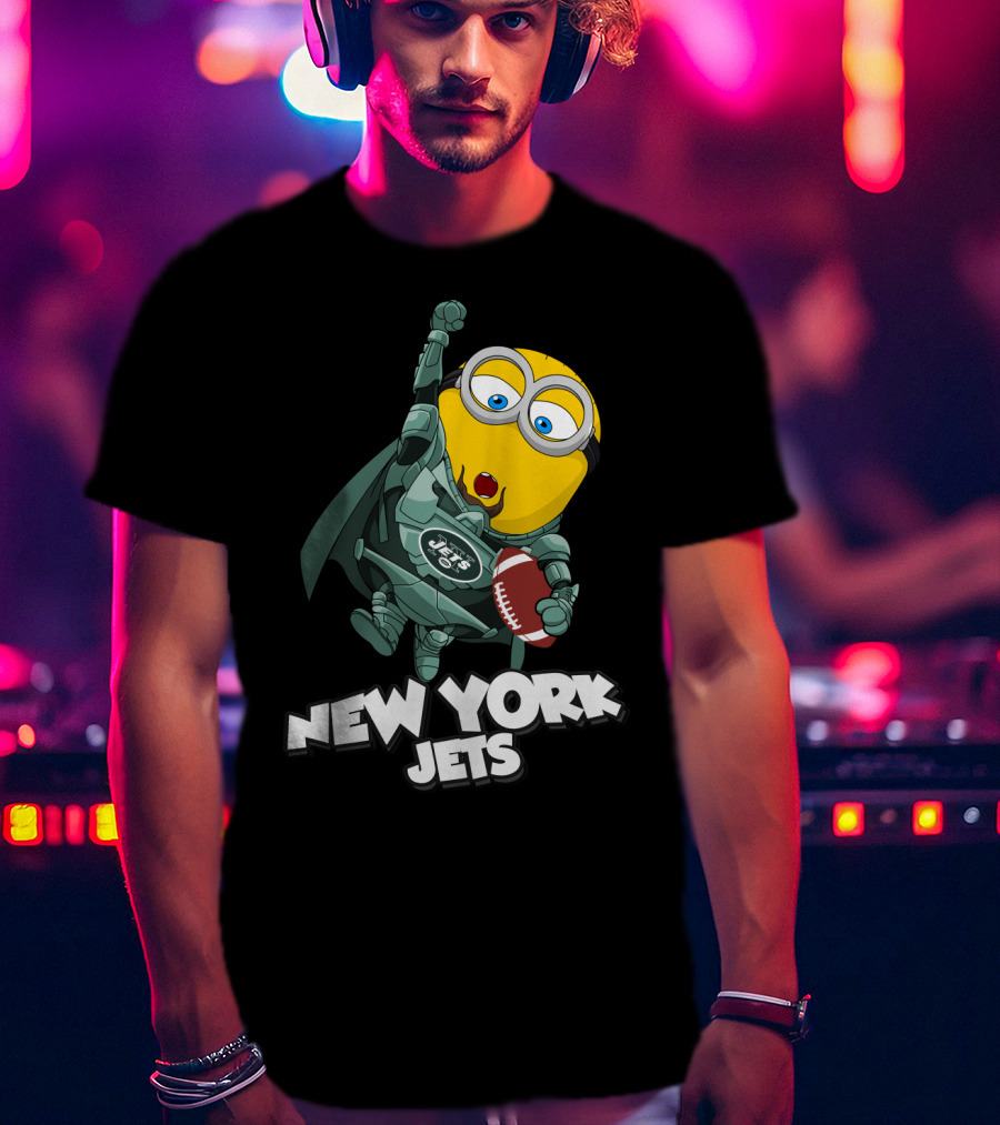 New York Jets Minion Superhero Holding Football T-Shirt