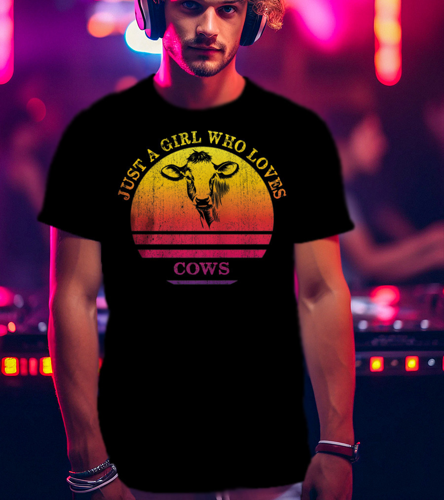 Just A Girl Who Loves Cows Sunset Vintage Cow Retro Pastel Sunset T-Shirt