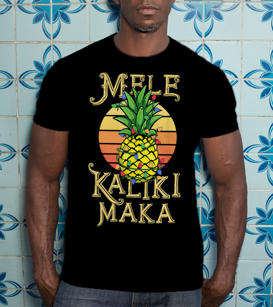 Mele Kalikimaka Hawaiian Christmas Pineapple Lights Vintage Sunset T-Shirt