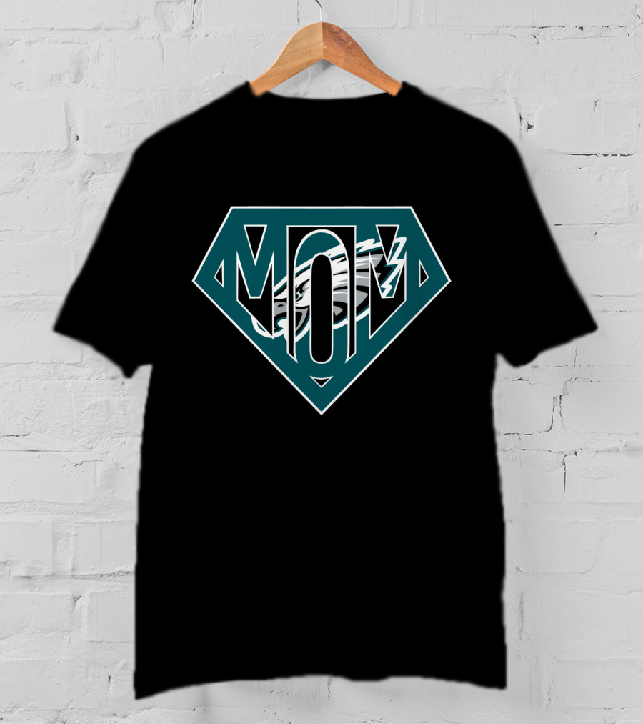 Super Mom Eagles Football Logo Tribute Iron Man Style T-Shirt