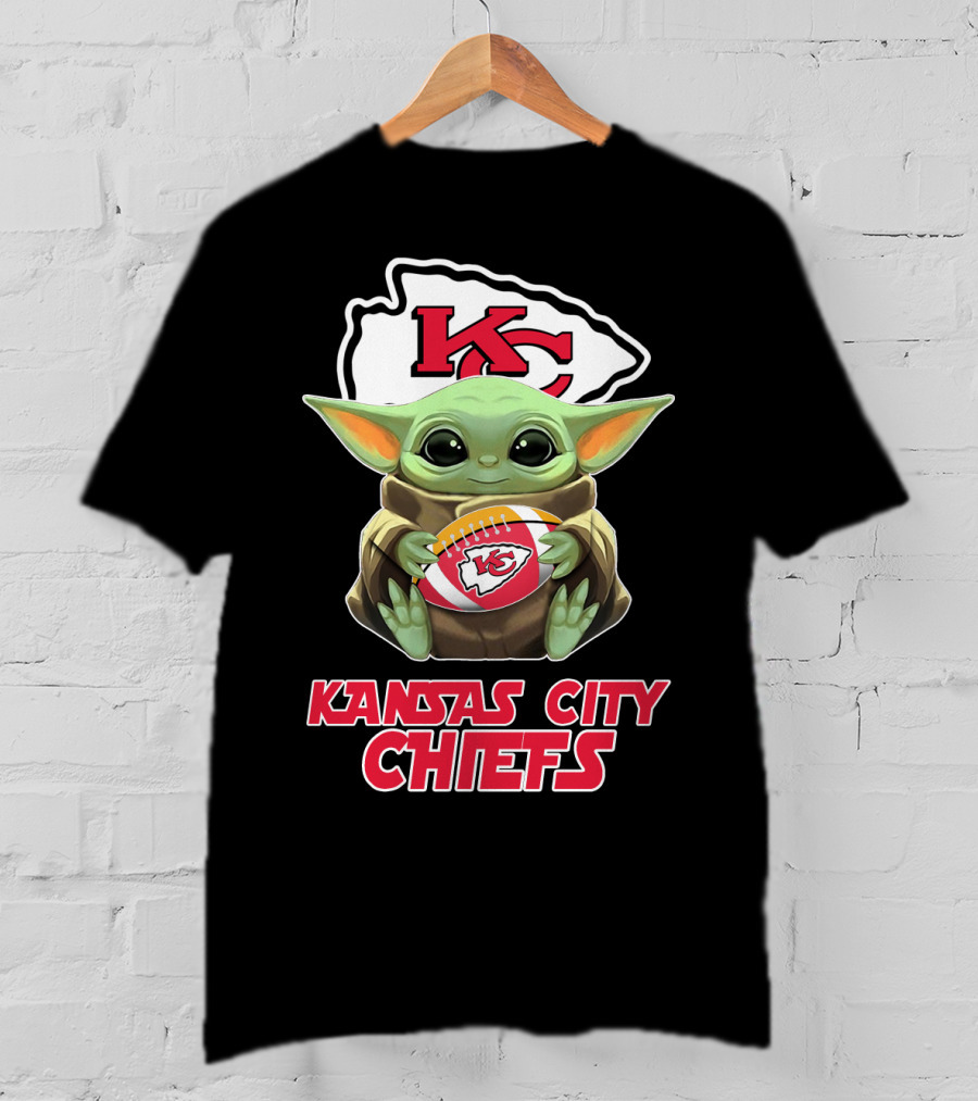 Kansas City Chiefs Baby Yoda Football T-Shirt
