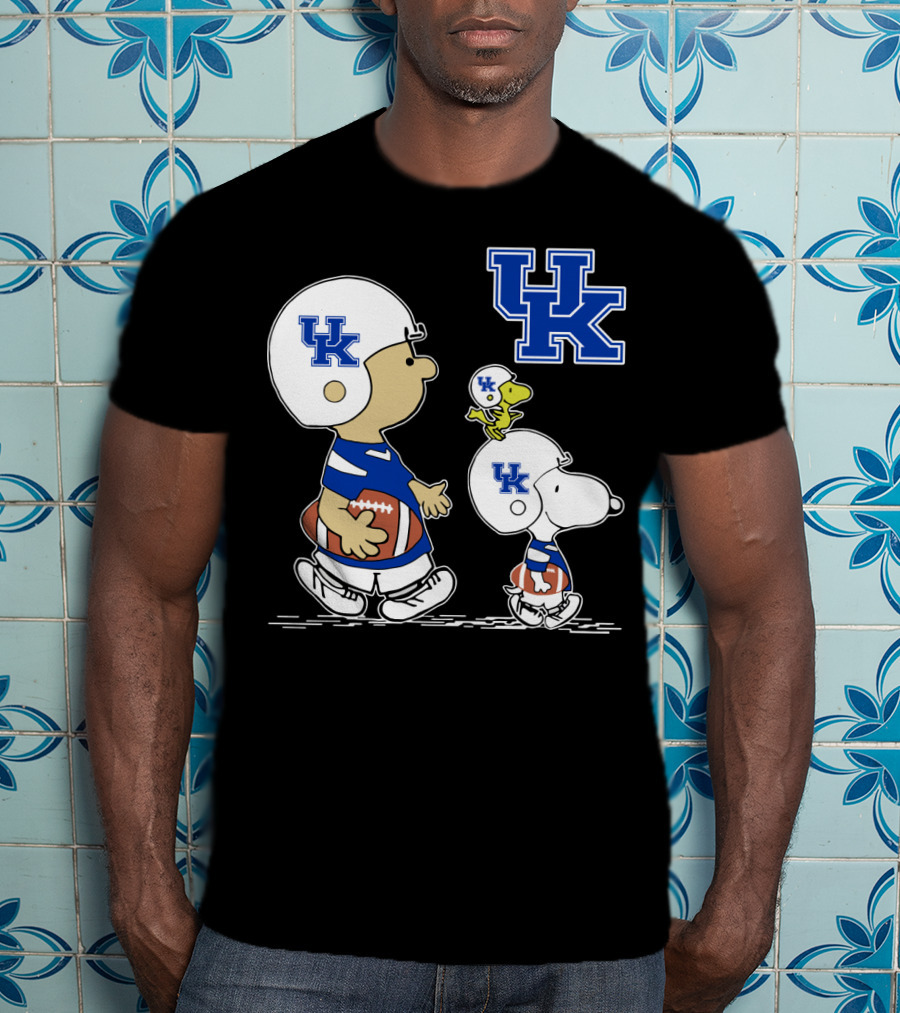 Kentucky Wildcats Peanuts Snoopy Woodstock Football Helmet T-Shirt