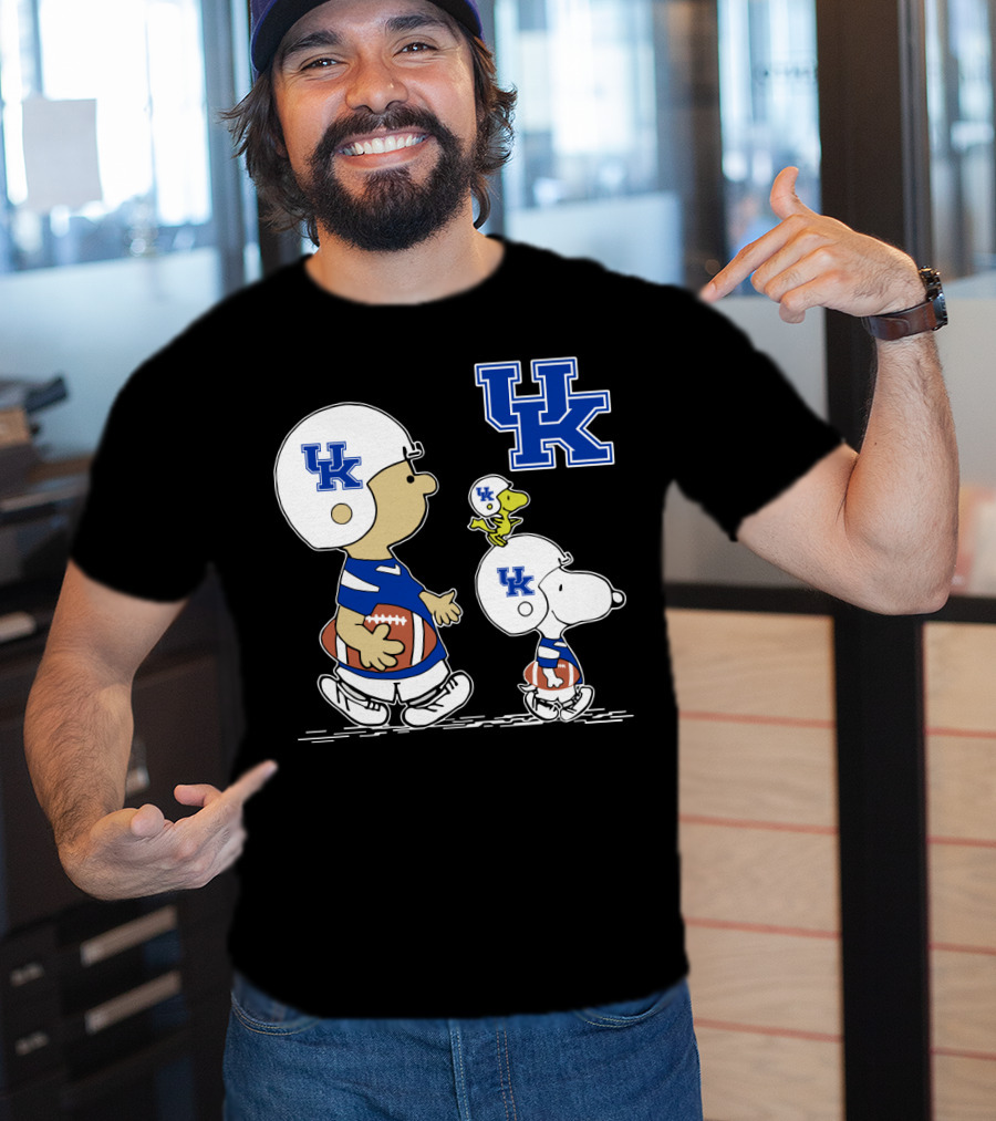 Kentucky Wildcats Peanuts Snoopy Woodstock Football Helmet T-Shirt